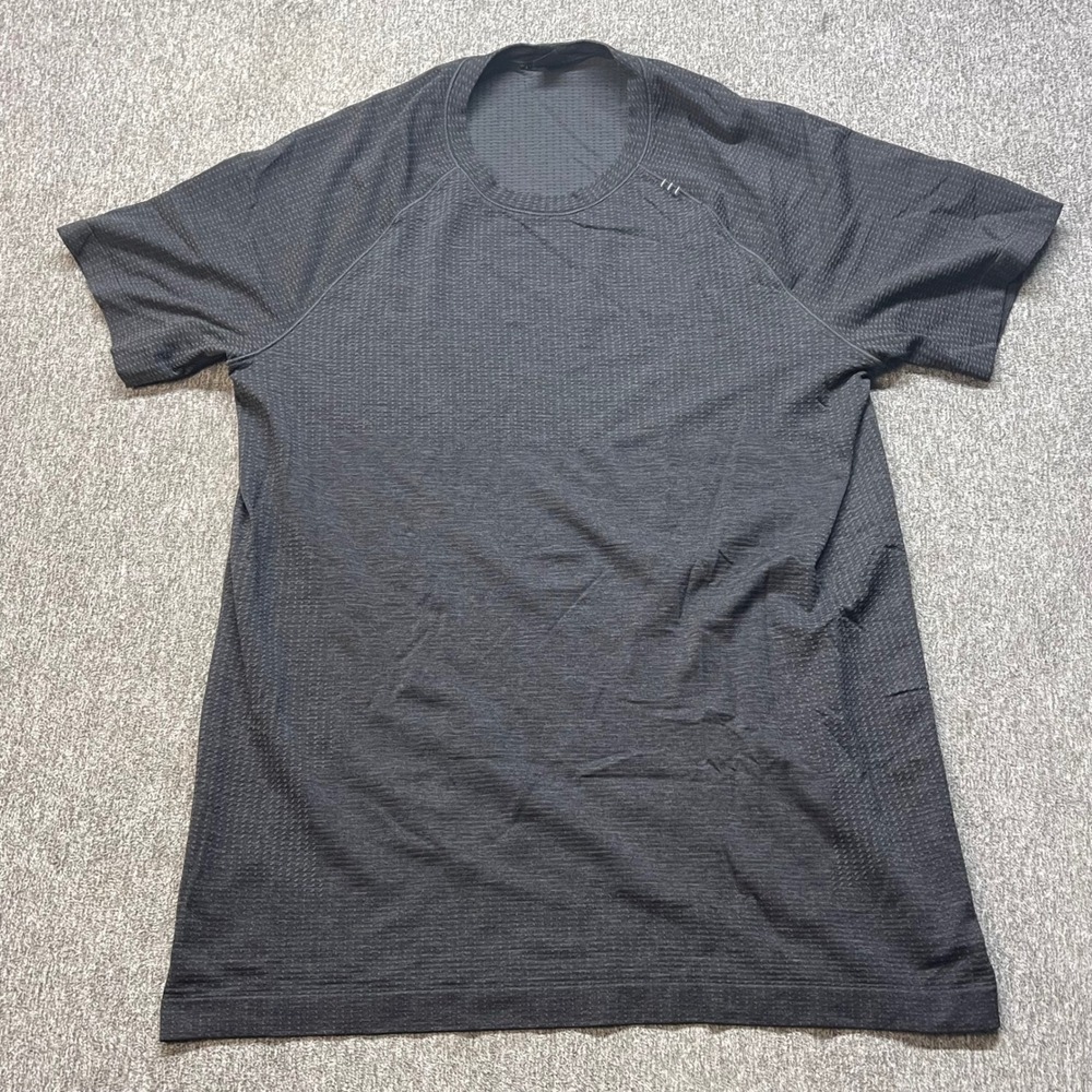 Lululemon Metal Vent Tech Short Sleeve Shirt Grey Heather Activewear Top M